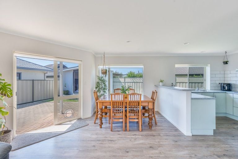 Photo of property in 6 Newbury Place, Taradale, Napier, 4112
