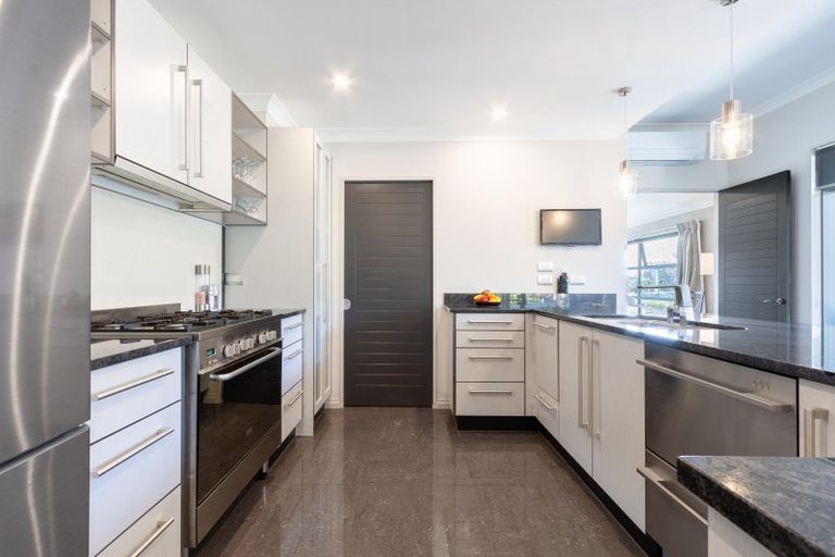 Photo of property in 3 Roydon Lane, Paraparaumu, 5032