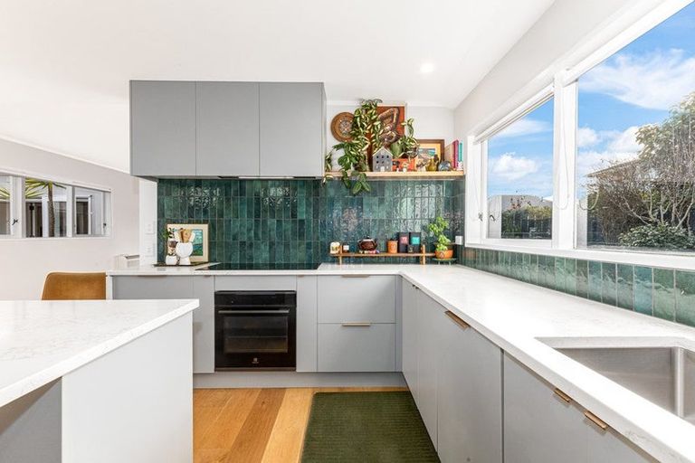 Photo of property in 5 Saint Columbans Grove, Boulcott, Lower Hutt, 5010