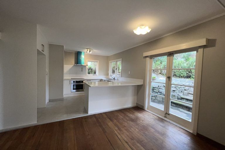 Photo of property in 37 Shoreham Street, Avondale, Auckland, 0600