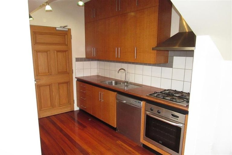 Photo of property in 195 The Terrace, Wellington Central, Wellington, 6011