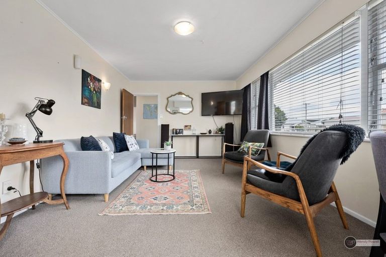 Photo of property in 25a Porutu Street, Fairfield, Lower Hutt, 5011