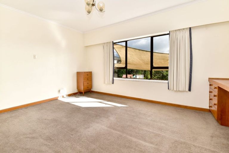Photo of property in 63 Tindalls Bay Road, Tindalls Beach, Whangaparaoa, 0930