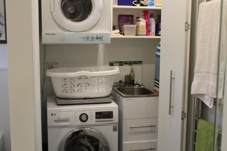 Photo of property in 10 Chisenhall Street, Karori, Wellington, 6012