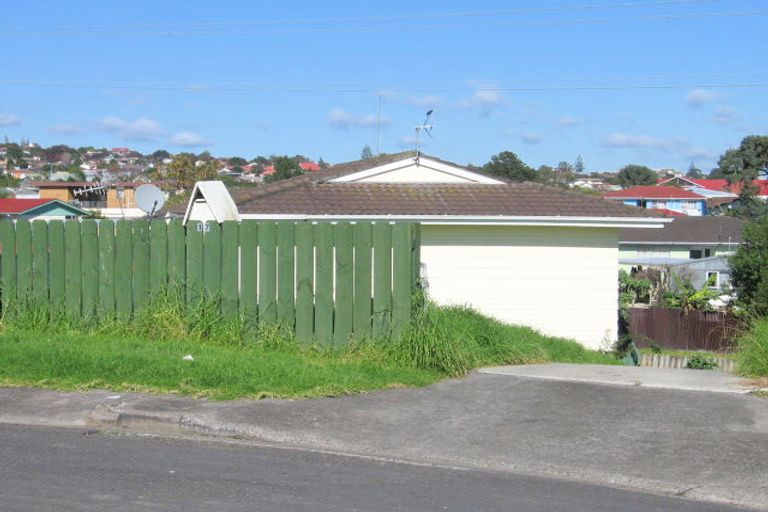 Photo of property in 17 Caserta Place, Clover Park, Auckland, 2023