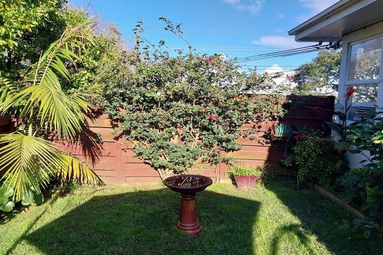 Photo of property in 1/54 Ngataringa Road, Devonport, Auckland, 0624