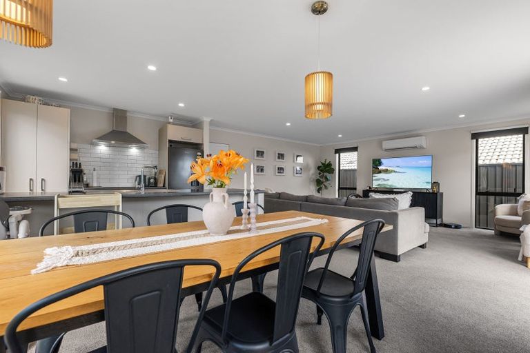 Photo of property in 16 Pioneer Crescent, Omokoroa, 3114