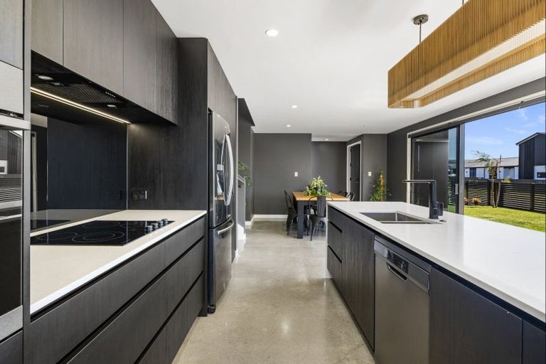 Photo of property in 12 Kuakua Close, Papamoa Beach, Papamoa, 3118