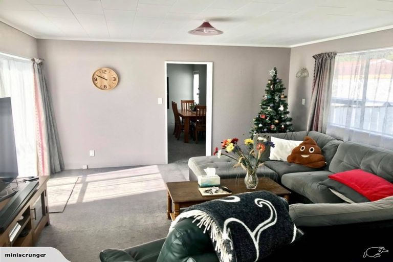 Photo of property in 2/71 Gemstone Drive, Birchville, Upper Hutt, 5018