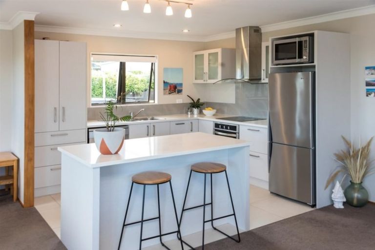 Photo of property in 4a Rodney Street, Howick, Auckland, 2014