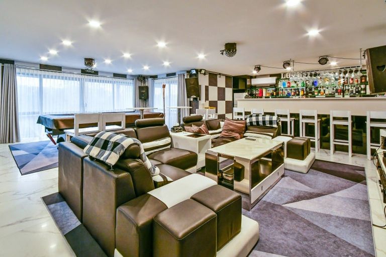 Photo of property in 14 Henriette Place, The Gardens, Auckland, 2105