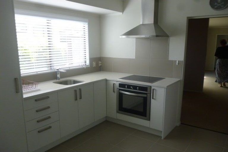 Photo of property in 147 Botany Road, Botany Downs, Auckland, 2010