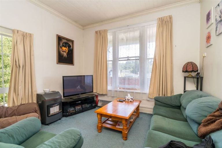 Photo of property in 97 Kaikorai Valley Road, Glenross, Dunedin, 9011