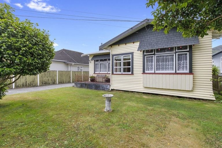 Photo of property in 5 Moana Grove, Waiwhetu, Lower Hutt, 5010