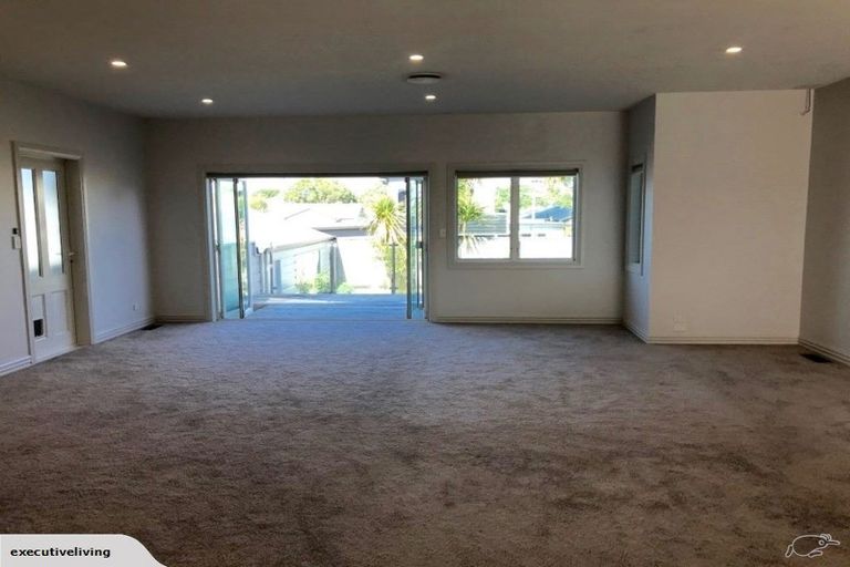 Photo of property in 18 Record Street, Fitzroy, New Plymouth, 4312