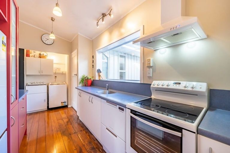 Photo of property in 54 Poto Road, Normandale, Lower Hutt, 5010