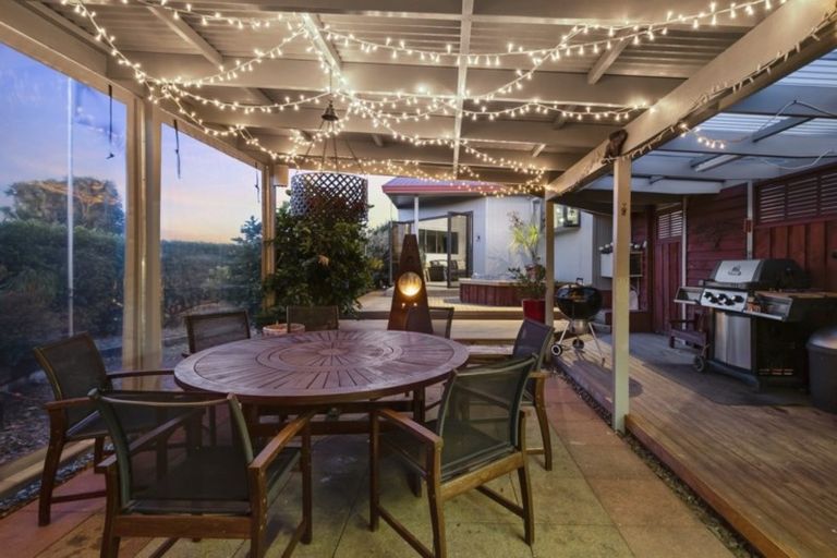 Photo of property in 38 Longstead Avenue, Papamoa Beach, Papamoa, 3118