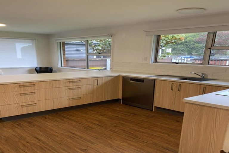 Photo of property in 1/27 Thorrington Road, Cashmere, Christchurch, 8022
