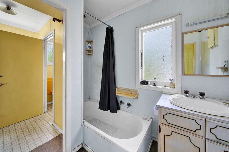 Photo of property in 11 Kent Terrace, Midhirst, Stratford, 4394