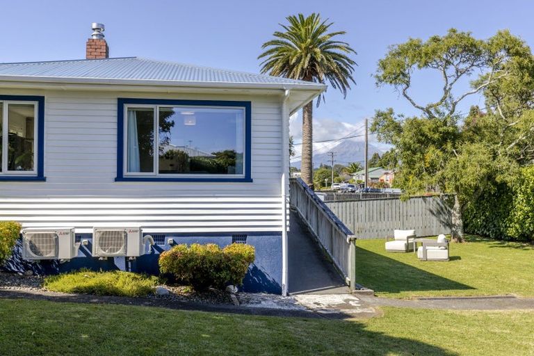 Photo of property in 79 Awanui Street, Merrilands, New Plymouth, 4312