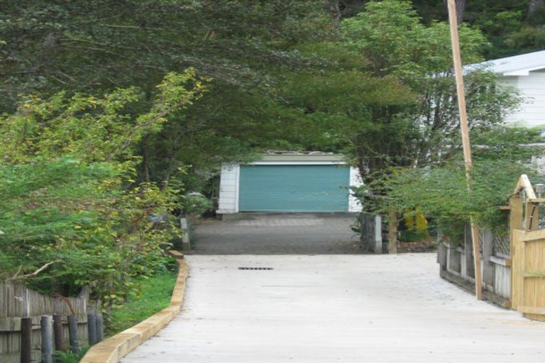 Photo of property in 33 Elmslie Road, Pinehaven, Upper Hutt, 5019