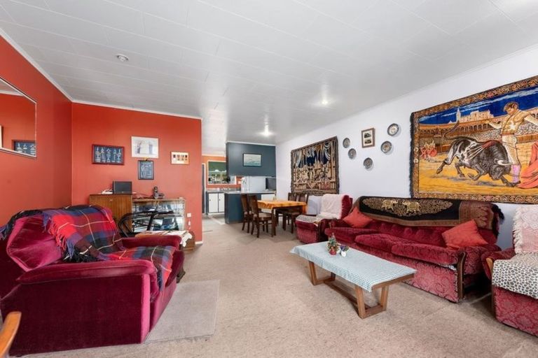 Photo of property in 2/42 Ebdentown Street, Ebdentown, Upper Hutt, 5018