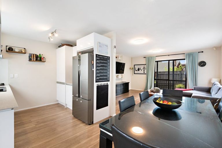 Photo of property in 3a Vela Place, Clarks Beach, 2122