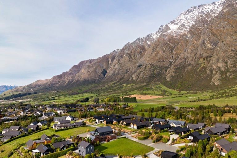 Photo of property in 14 Glenfiddich Road, Jacks Point, Queenstown, 9371