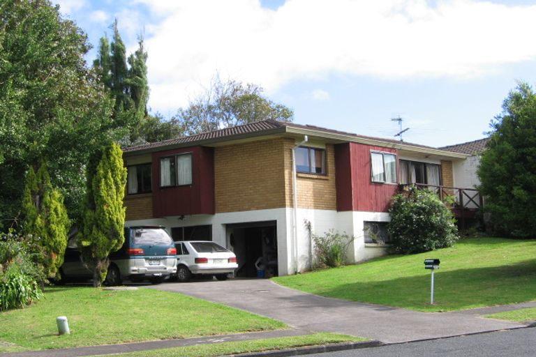 Photo of property in 30 Himalaya Drive, Half Moon Bay, Auckland, 2012