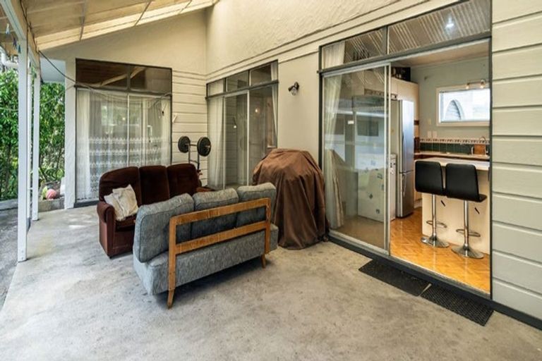 Photo of property in 28 Brunton Place, Glenfield, Auckland, 0629