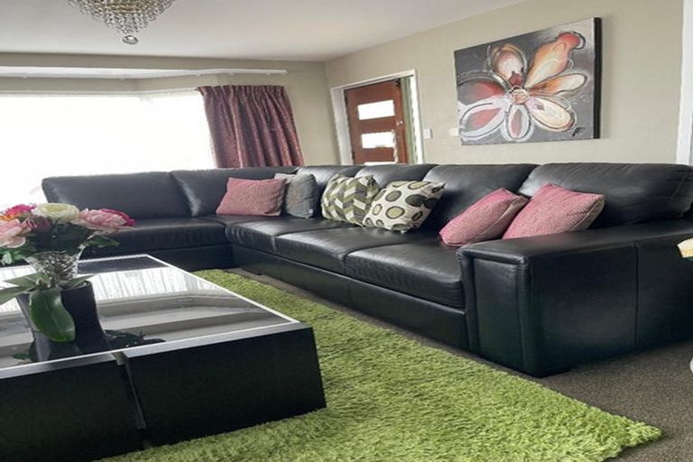 Photo of property in 16 Waharua Place, Tawhero, Whanganui, 4501