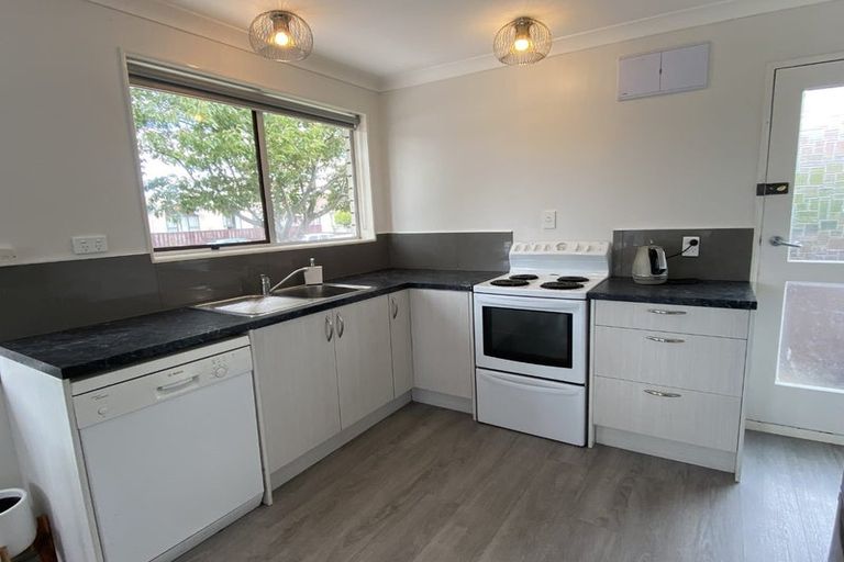 Photo of property in 1/21 Salford Avenue, Redwood, Christchurch, 8051