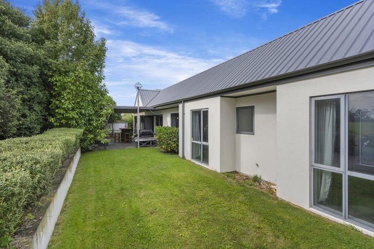 Photo of property in 63 Chesterfield Mews, Russley, Christchurch, 8042