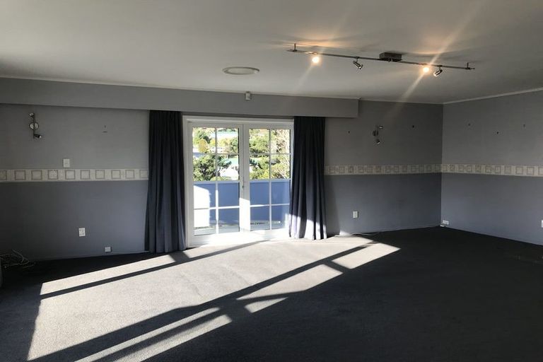 Photo of property in 18 Glen Alton Avenue, Paparangi, Wellington, 6037