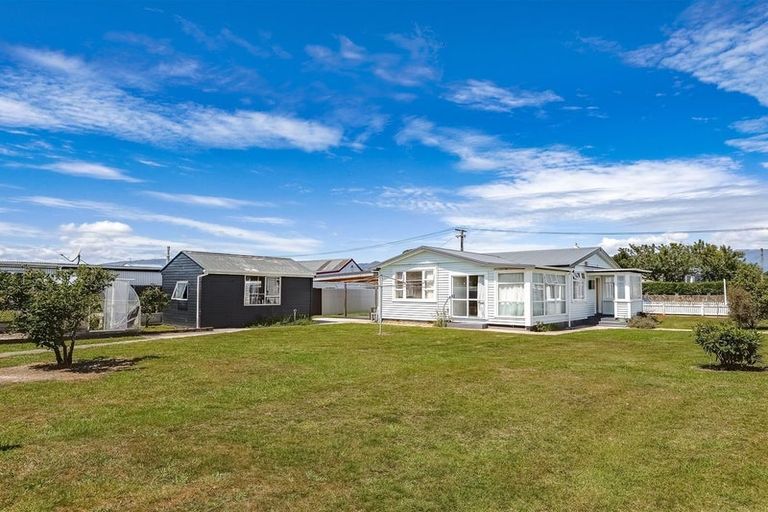 Photo of property in 3 Queen Street, Westport, 7825