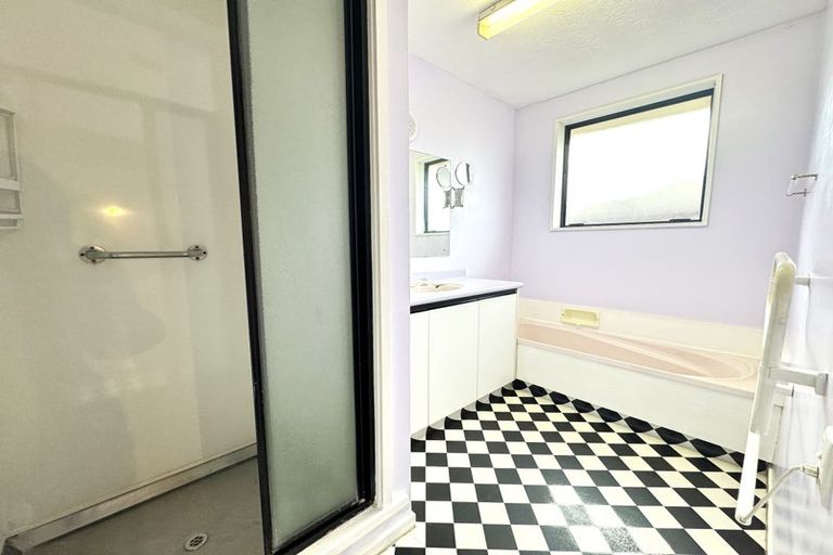 Photo of property in 1/142 Racecourse Road, Sockburn, Christchurch, 8042