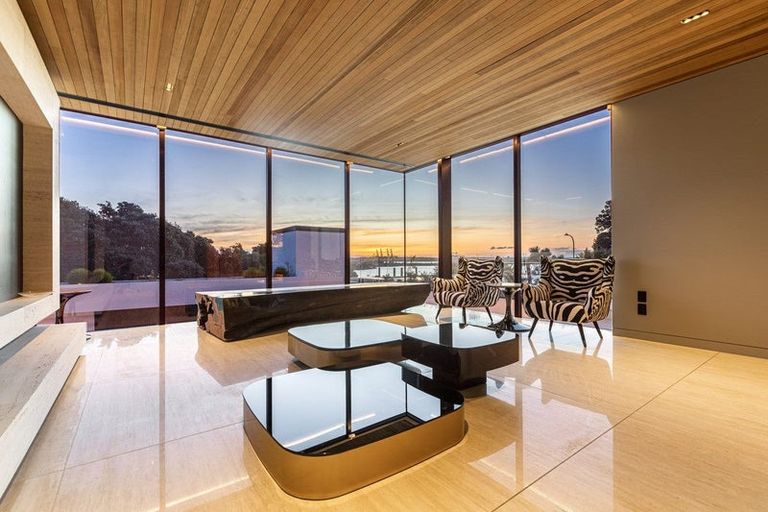 Photo of property in 92 Paritai Drive, Orakei, Auckland, 1071