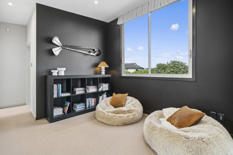 Photo of property in 14 Dornoch Place, Papakowhai, Porirua, 5024