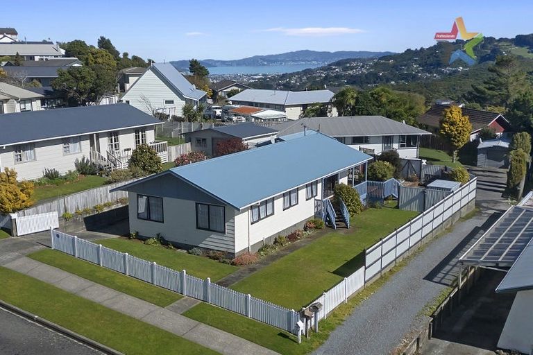 Photo of property in 24 Invercargill Drive, Kelson, Lower Hutt, 5010