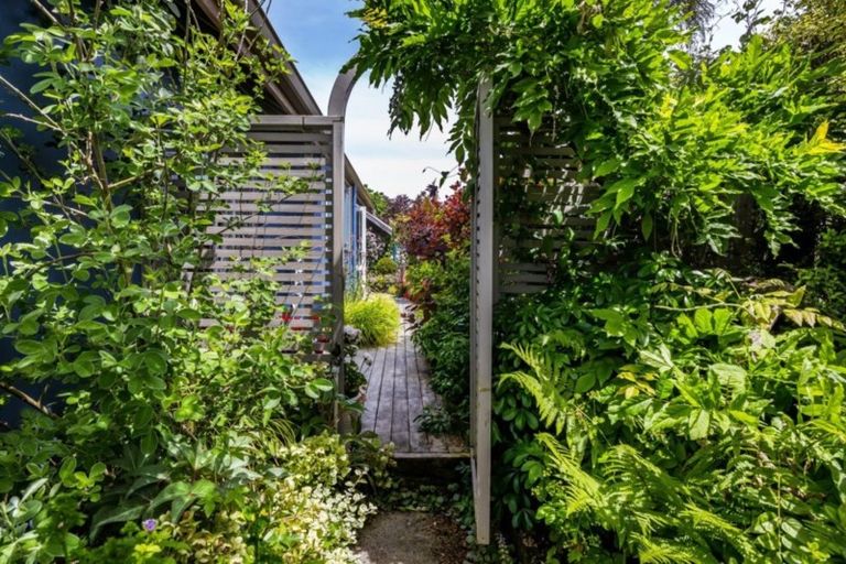 Photo of property in 6 Mahuta Road, Waitahanui, Taupo, 3378