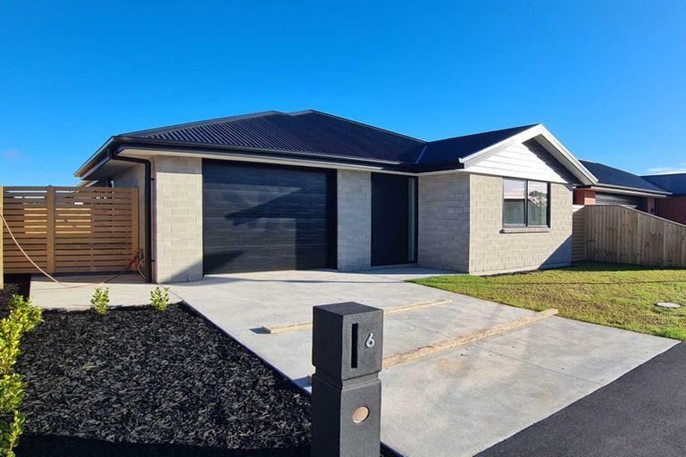 Photo of property in 6 Harry Manship Crescent, Halswell, Christchurch, 8025