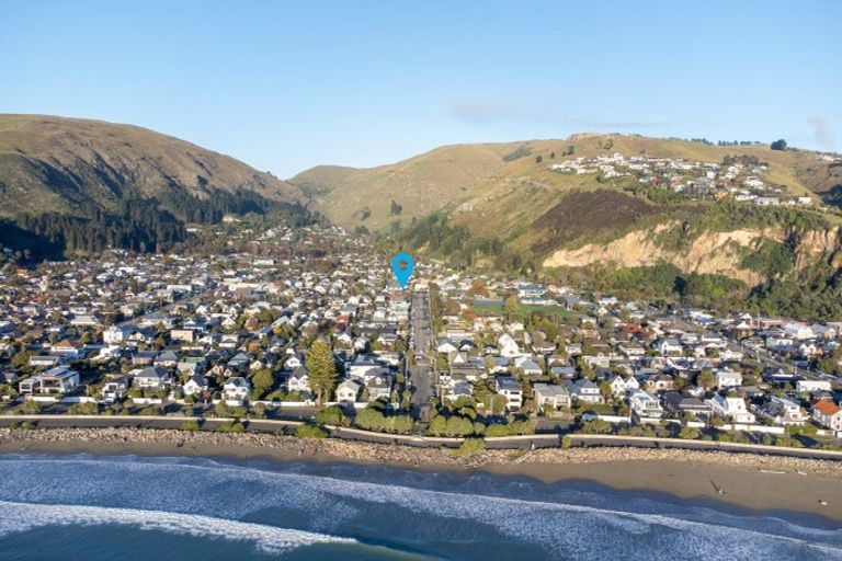 Photo of property in 31 Hardwicke Street, Sumner, Christchurch, 8081