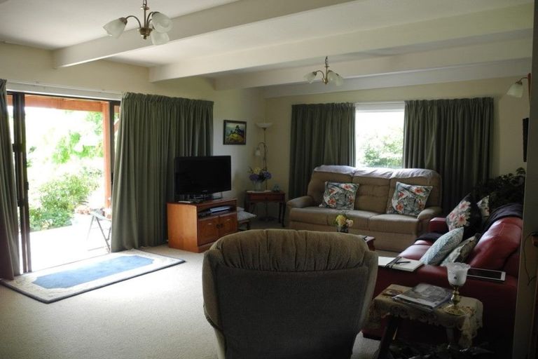 Photo of property in 8 Moorhouse Street, Waimate, 7924