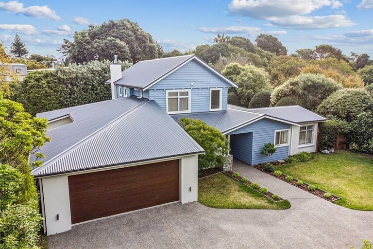 Photo of property in 3 Southleigh, Raumati South, Paraparaumu, 5032