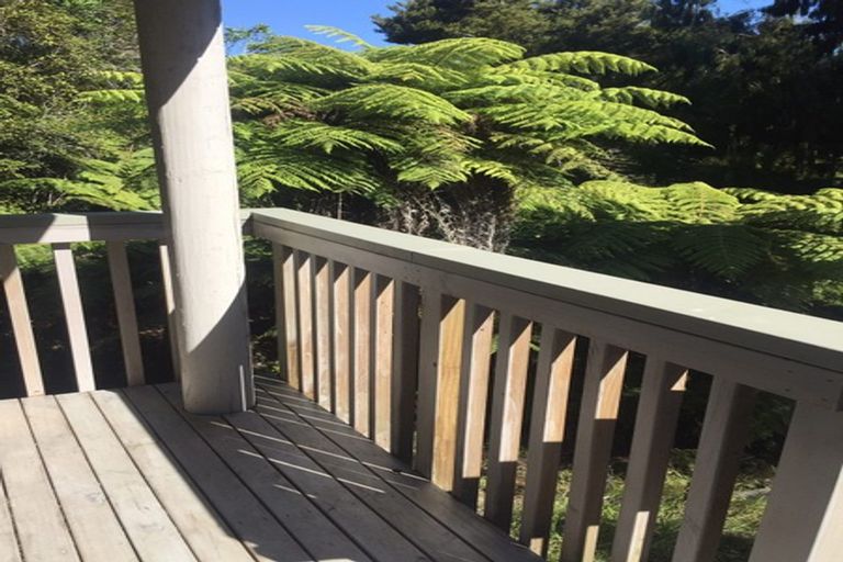Photo of property in 41 Warner Park Avenue, Laingholm, Auckland, 0604