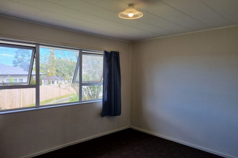 Photo of property in 3/58 View Road, Henderson, Auckland, 0612