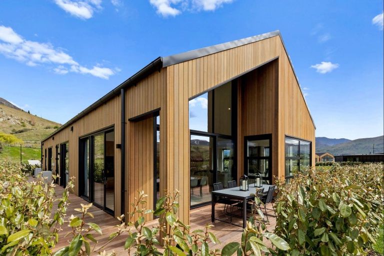 Photo of property in Kawarau Heights, 29 Kawarau Heights Boulevard, Lake Hayes, Queenstown, 9304