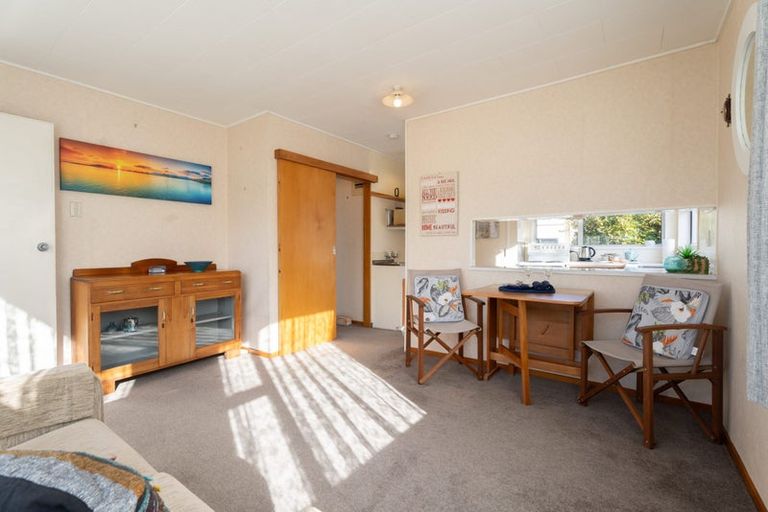 Photo of property in 1e Herewini Street, Titahi Bay, Porirua, 5022