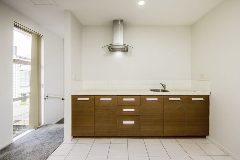 Photo of property in 18 Windfola Parkway, Takanini, 2112