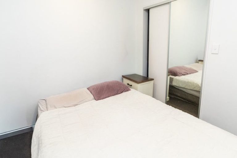 Photo of property in Atrium Towers, 6e/154 The Terrace, Wellington Central, Wellington, 6011